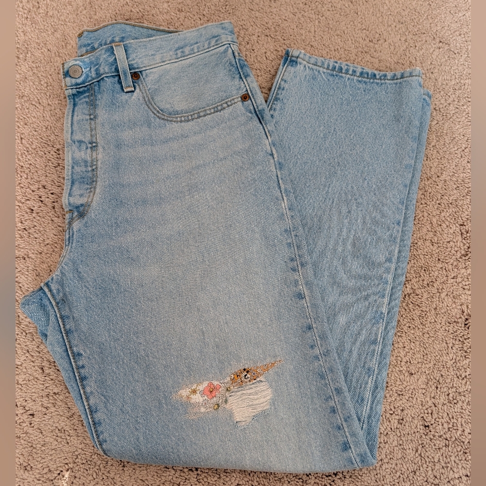 💙EUC Levi's 150th Anniversary Floral Patch Button Fly Straight Leg Jeans, 32x30